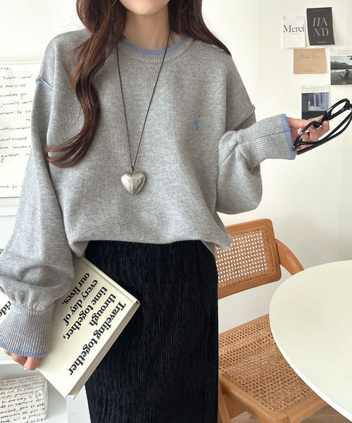 ゆるっと上品、やさしく映える。胸刺繍入り配色クルーネックオーバーサイズニット（長袖） ce1350019