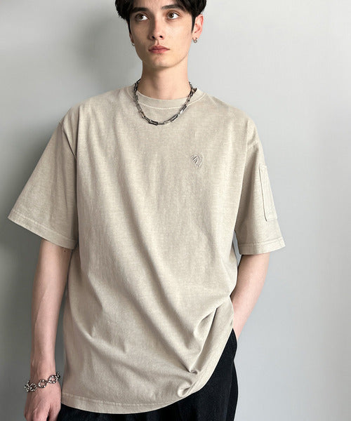 「イマドキな、古着感。」袖ポケット付きピグメント加工刺繍入りTシャツ／Sleeve Pocket Pigment-Dyed Embroidery T-Shirt co1150025