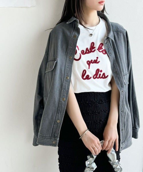 【mily bilet】着るだけでオシャレ感！ロゴプレート付きカラーフレンチコード刺繍Tシャツ(半袖) mi1329015