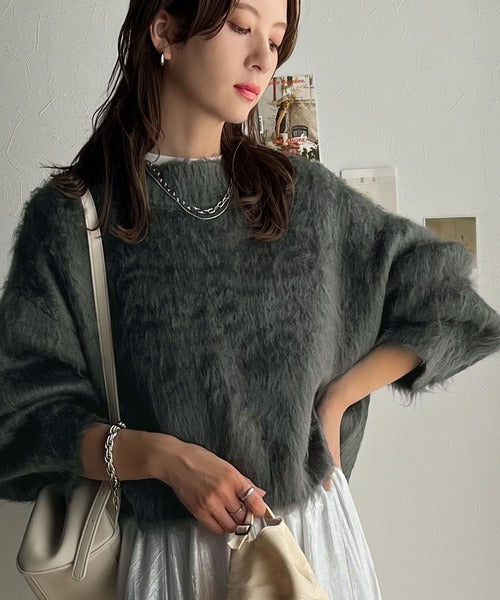 お洒落を楽しむ秋の必需品。ふわふわシャギー素材クロップド丈ニット（無地＆ボーダー） ce1260359