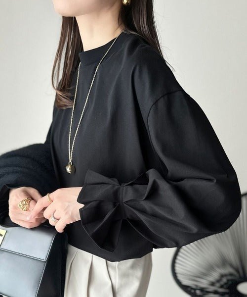 ひとさじの甘さ。微光沢仕立て、シルケット加工ハイネックキャンディスリーブTシャツ（長袖） ce1020306