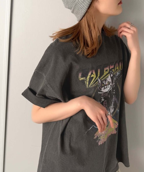 《JaVa ジャバコラボ》トレンド感のある猫モチーフ。綿100％ヴィンテージライクピグメントキャットプリントビッグTシャツ jv1029115