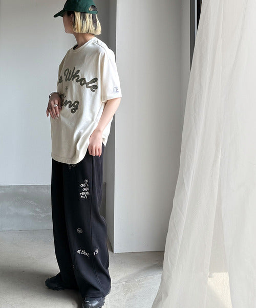 《JaVaジャバコラボ》“トレンドを纏う”コード刺繍ロゴ半袖Tシャツ(オーバーサイズ) jv1329032