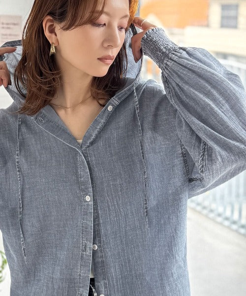 《JaVaジャバコラボ》軽やかに、さらりと。コットン100％フード付き袖シャーリングシアーデニムシャツ（長袖） jv1010600