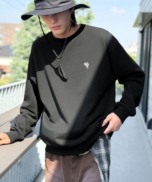 【Classical Origin】バックスタイルで魅せるベーシックな一枚。Rooster Back Embroidered Sweat Trainer／ルースターバック刺繍スウェットトレーナー co1010039