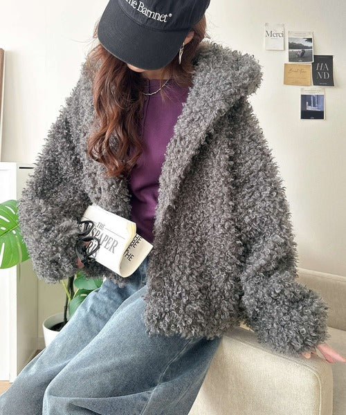 もこもこ&暖か♪ふんわり質感で着映える、大人可愛い冬アウター。フード付きプードルファーオーバーサイズコート（ミドル丈） ce1010623