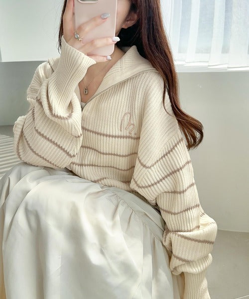 【mily bilet】キュンと大人可愛いボーダーニット。胸刺繍ハーフジップニット mi1029043