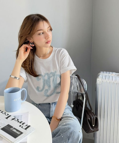 【mily bilet】1枚でサマになる。レースの透け感と光沢が魅力のレースワッペンTシャツ（半袖） mi1029185