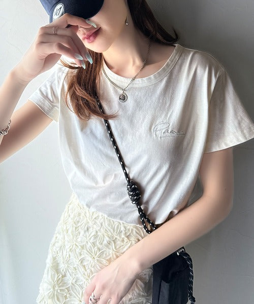 【sustaina+】こなれ感たっぷり。オーガニックコットン100％胸元PAEAN刺繍Tシャツ(半袖) ce1260401
