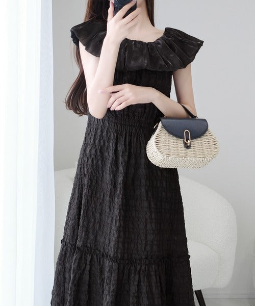 【mily bilet】甘さと気品を一枚に。ビッグオーガンジーケープ付きオフショル２WAYシアーエンボスワンピース mi1139087