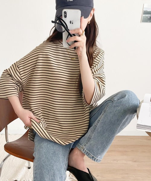 甘めもカジュアルも着こなせる定番item。サイドスリットボーダー半袖Tシャツ ce1020151