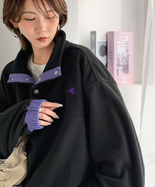 《JaVa ジャバコラボ》暖かさも、お洒落感も、欲張りに。胸刺繍ジャガード切り替えハーフボタンフリースプルオーバー jv1010674