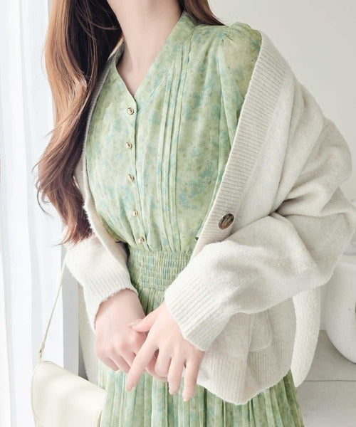 【mily bilet】水彩調の花柄が目を惹く、大人の袖フリルプリーツワンピース（半袖） mi1139116