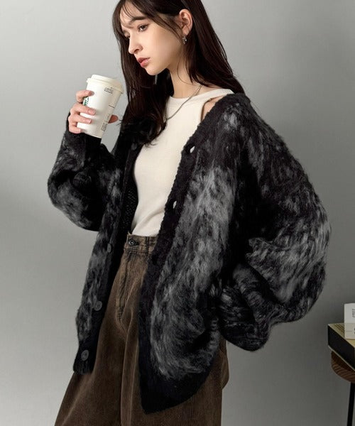 【Classical Origin】「まるで毛布。」モヘアライクシャギー素材Vネックカーディガン／Mohair-Like Shaggy Knit V-Neck Cardigan co0780003