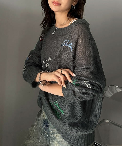 【mily bilet】女性らしさ滲み出る透け感が魅力。透かし編みランダム刺繍ルーズニット mi1029079