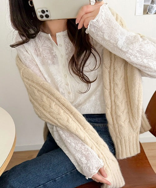 コーデに花を咲かせる♪花柄シアージャガードヘンリーネックフリル使いトップス（長袖） ce1010687