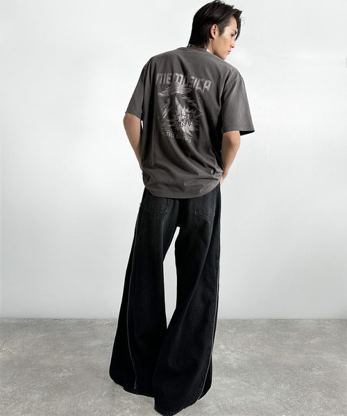 「1着でキマる。」ピグメント加工マットグラフィック柄Tシャツ / Pigment-Washed Matte Graphic T-Shirt co1150028