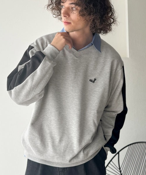 【Classical Origin】「個性をアクセントに。」袖ライン配色Vネックスウェットトレーナー（長袖）／Color Blocked Sleeves V-Neck Sweat Trainer co1150044