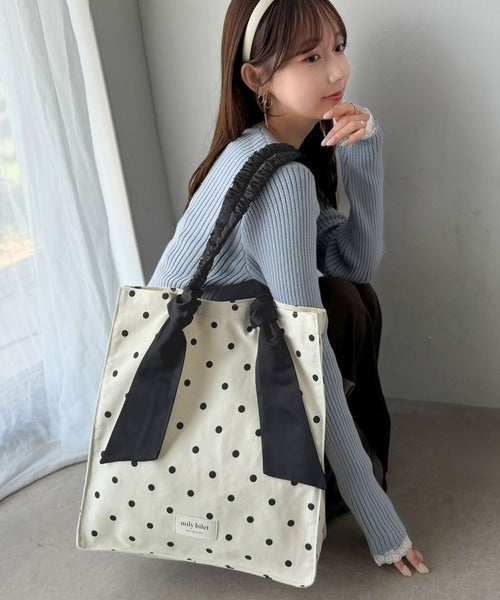 【mily bilet】こんなの待ってた！毎日のお供にも、推し活にも♪ドット柄サテンシュシュハンドルトート mi1079003