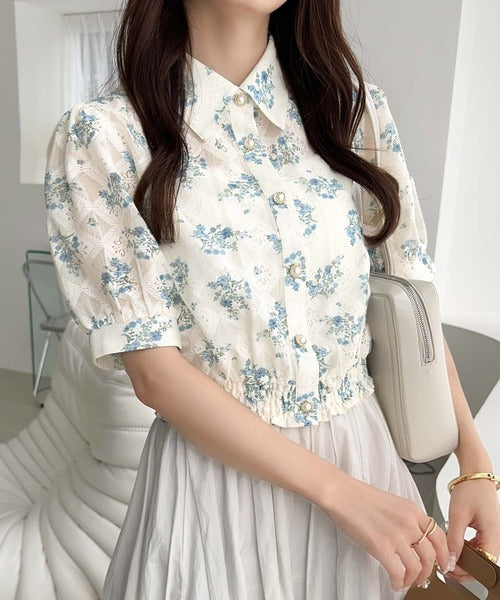 【mily bilet】スタイルアップ効果抜群♪花柄シアーレースショート丈ブラウス mi1139058