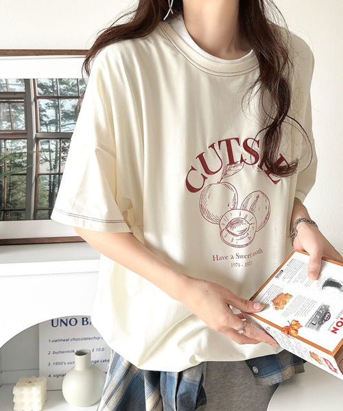 毎日のスタイルを楽しく彩る。前後2way裾ドロストフルーツグラフィックTシャツ ce1050269