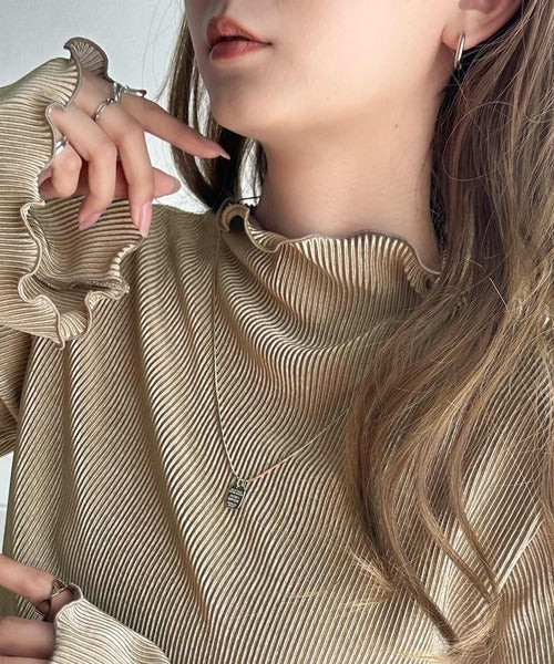 華奢見えが叶う女性の味方。キャンディースリーブプリーツメロートップス ce1110087