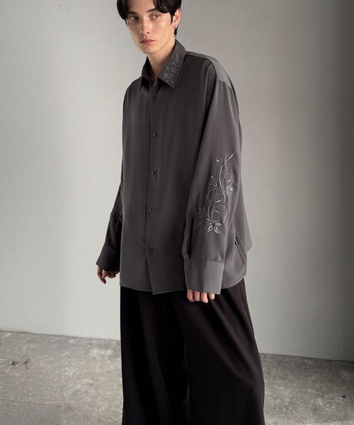 【Classical Origin】「繊細×モード」。刺繍使いルーズドレープシャツ（長袖）／Embroidery Loose Drape Shirt co1010025