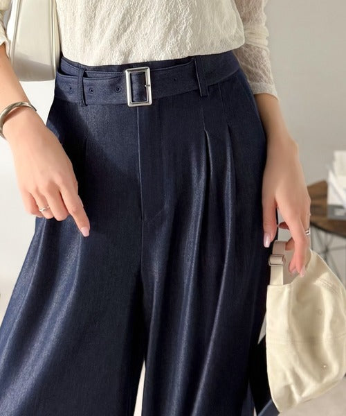 【mily bilet】【速乾機能・接触冷感機能付き】ほのかな光沢と落ち感で美脚見え。ベルト付きハイウエストデニムスラックスパンツ(セットアップ可能) mi1329067