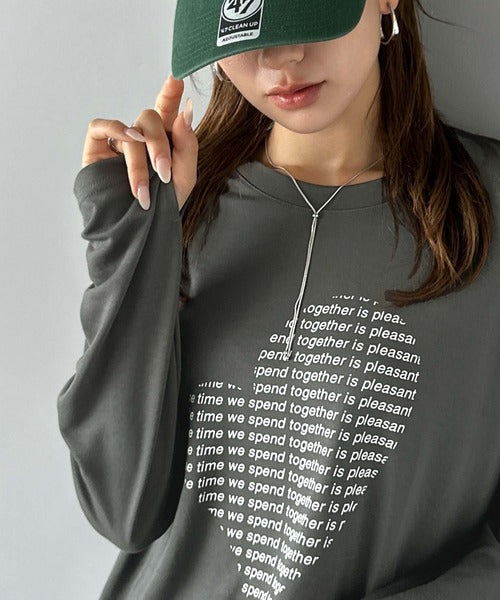 【mily bilet】 ハートが映える♪大人カジュアルMIX◎ハートグラフィック指穴ロングTシャツ mi1029154