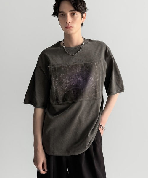 「オリジナリティ。」ピグメント加工ダブルレイヤーデザインプリントTシャツ／Pigment-Dyed Double-Layered Design Print T-Shirt co1010002