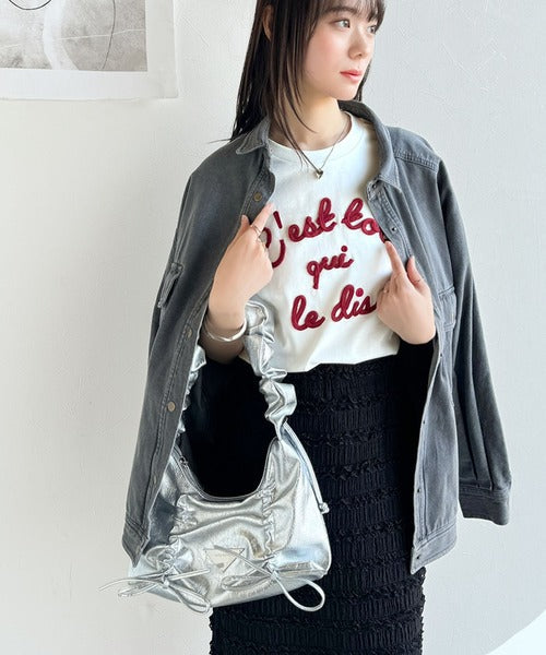 【mily bilet】着るだけでオシャレ感！ロゴプレート付きカラーフレンチコード刺繍Tシャツ(半袖) mi1329015