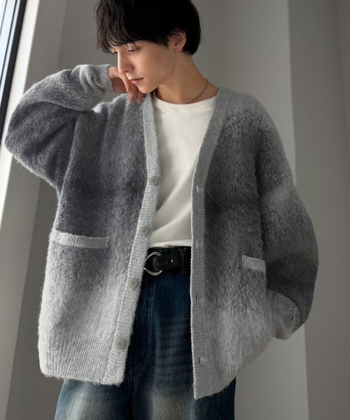 グラデーションボーダー柄Vネックニットカーディガン／Gradient Stripe V-Neck Cardigan co1150120
