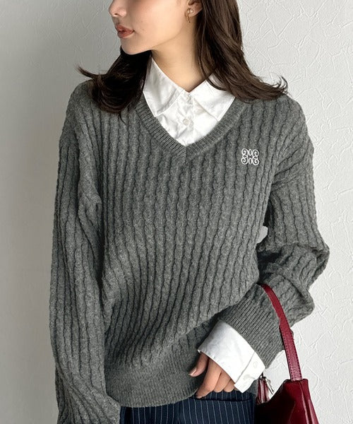 【mily bilet】一枚着るだけで、重ね着風。シャツレイヤード風ロゴ刺繍リブニットプルオーバー（長袖） mi1029172