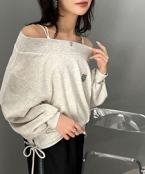 【mily bilet】大人肌見せヘルシースタイル。サイドレースアップ胸刺繍オフショルダースウェット mi1019051