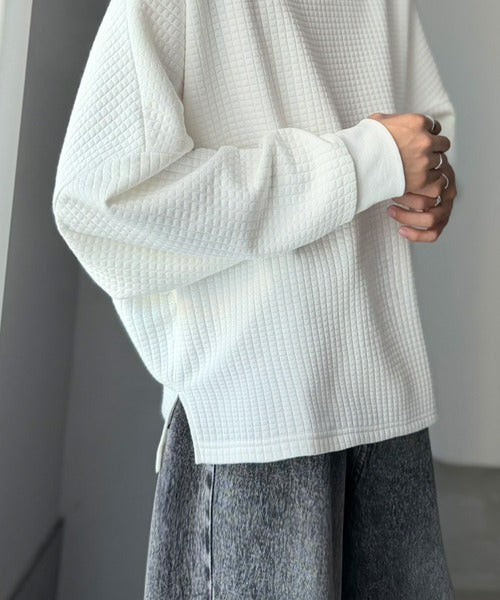 《JaVaジャバコラボ》シンプルなのに埋もれない、表情豊かな一着。ふくれジャガード オーバーサイズプルオーバー（長袖） jm1010693