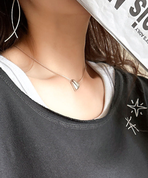 《JaVaジャバ 別注》裏毛素材衿元刺繍＆バックロゴデザイン変形カットオフプルオーバー jv1050253