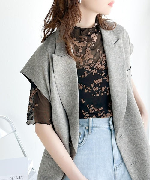 シンプルコーデに華やかさを添える。花柄フロッキーシアーハイネック半袖プルオーバー ce1010314