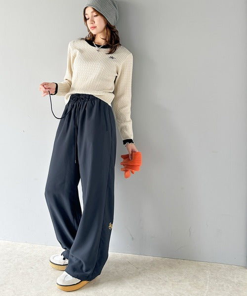 《Javaジャバコラボ》上品見えもラフ見えも叶う。裾ドロストワンポイント刺繍トラックパンツ（セットアップ可能） jv1070102
