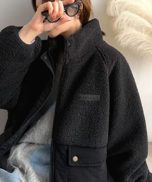 《JaVaジャバコラボ》暖かく包み込む、私のもこもこちゃん♪異素材MIXボア×ナイロン切替スタンドカラージャケット jv1240139