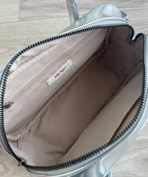 【mily bilet】ヘビロテしたい主役級バッグ。エナメルライクエコレザーエンブレムミニボストンバッグ mi1159026