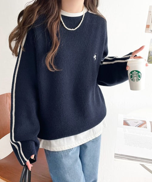 これ1枚でワンランク上の秋冬コーデ。ワンポイント胸刺繍×袖ラインもちもちニット ce1050239