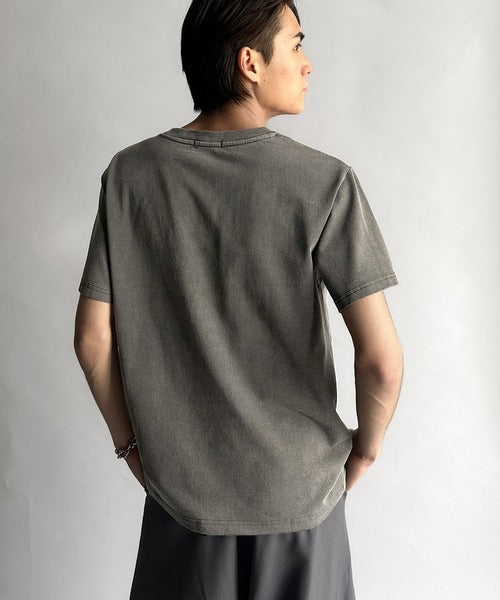「即トレンド男子。」タイトフィットピグメント加工プリントTシャツ／Tight Fit Pigment-Dyed Print T-Shirt co1010001