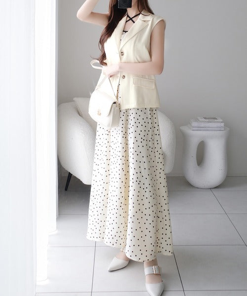 【mily bilet】上品さと抜け感をひとまとめに。ドットキャミワンピプラスノースリジャケットセット（2点セット） mi1139100