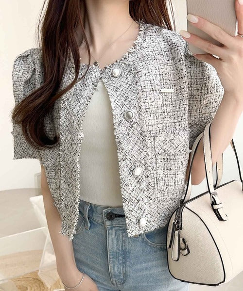 【mily bilet】女性らしさ漂う。ロゴプレート使い半袖ラメ入りツイードジャケット mi1019084