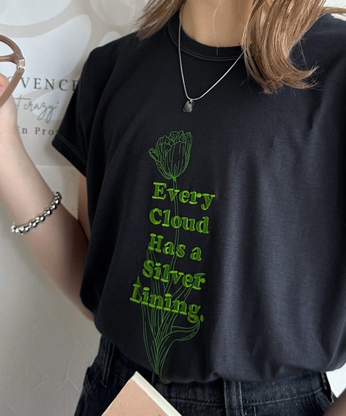 上品さが魅力。フラワープリントグラフィック刺繍Tシャツ（半袖） ce1050268