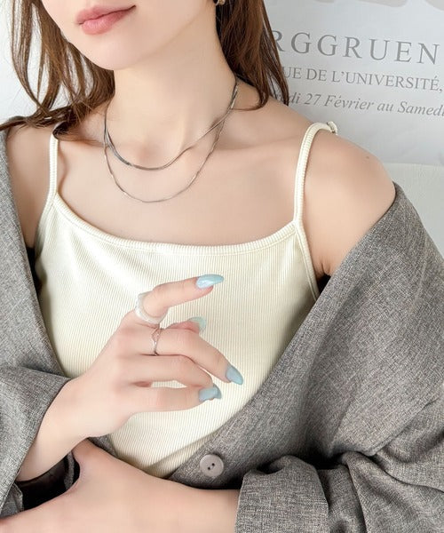 【mily bilet】オールシーズンの必需品！カップ付きホルターネック風ストラップキャミソール mi1019086