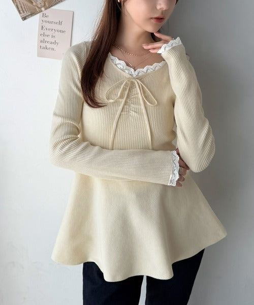 【mily bilet】甘さをひとさじ、華やぐ大人ガーリー。レースレイヤード風ギャザーリボンペプラムニット（長袖） mi1359060
