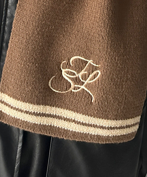 柔らか暖か。上品なロゴ刺繍入りラインニットマフラー（ストール） ce1010367