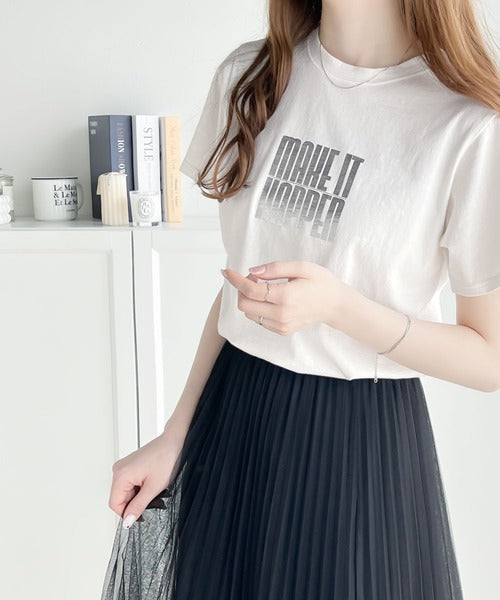 【mily bilet】一点投入でモードなおしゃれ感が漂う。綿100%箔プリントTシャツ mi1149053
