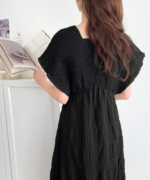 【mily bilet】高級感漂う微光沢素材。マジョリカプリーツギャザー使いフレアワンピース(ロング) mi1019068
